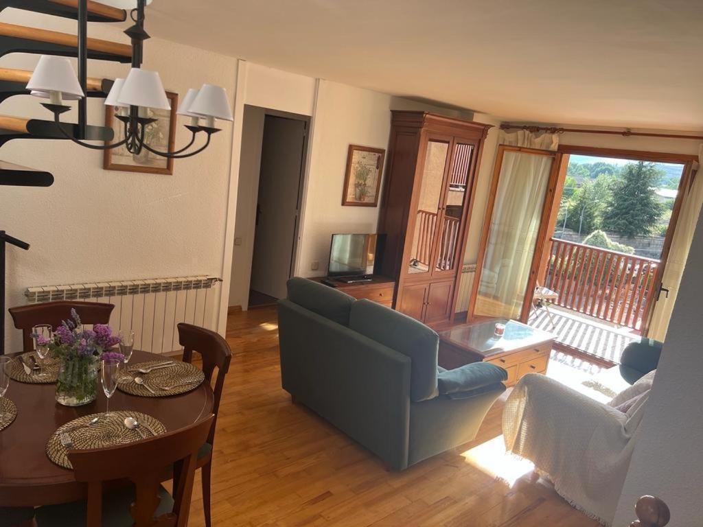 Апартаменти Precioso Duplex En Puigcerda Con Plaza De Parking Екстер'єр фото